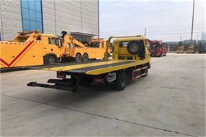 利川非事故拖车